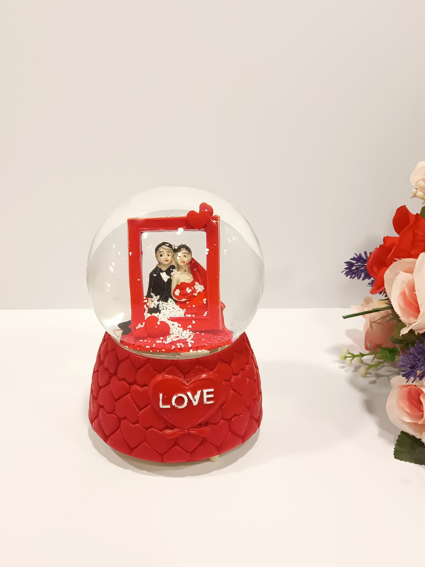 Love Romantic Couple Snowglobe Showpiece