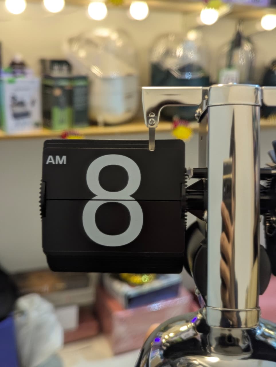 🕰️ Auto Flip Clock – Retro Meets Modern Minimalism