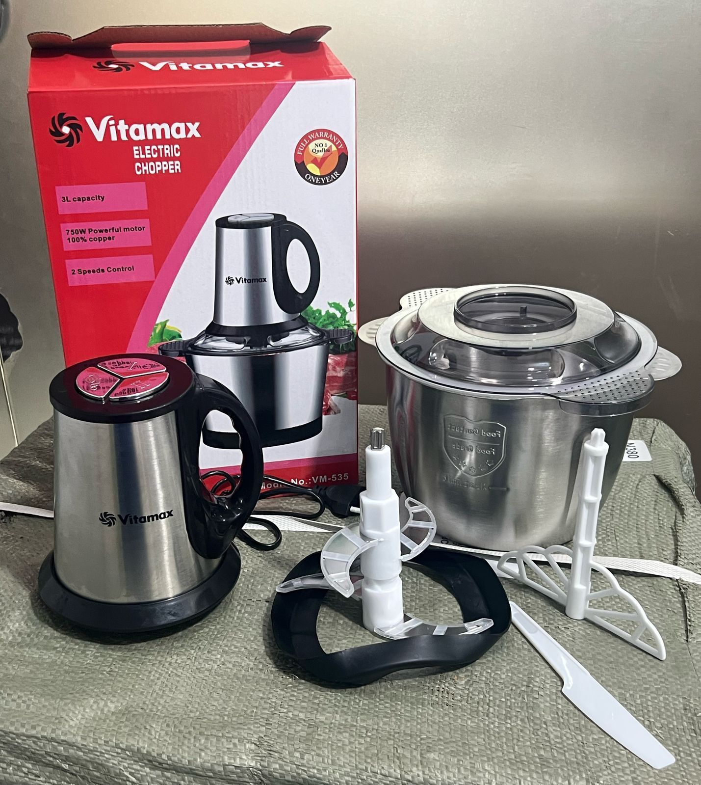 Vitamix 4-Blades Chopping Machine – 3 Litres 750W, 3 Speed with Plastic Knife & Dryer (With Box) | Findsy.pk