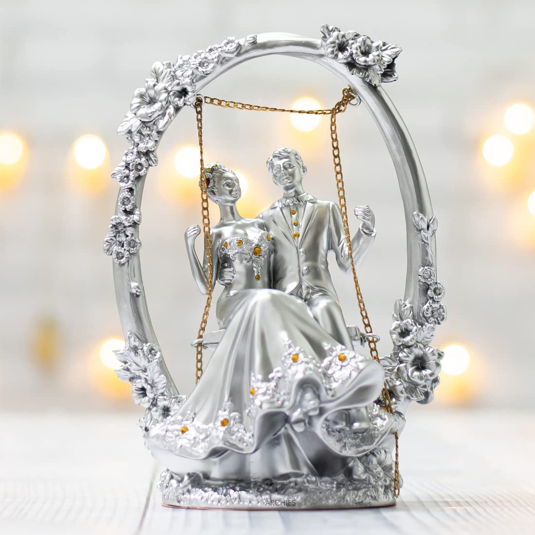 Polyresin Couple Statue