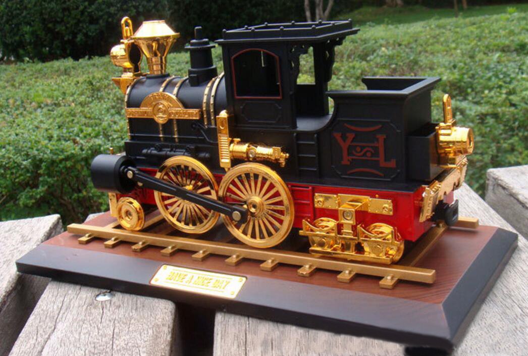 Classic Vintage Retro Clockwork Railway Train Music Box - Black