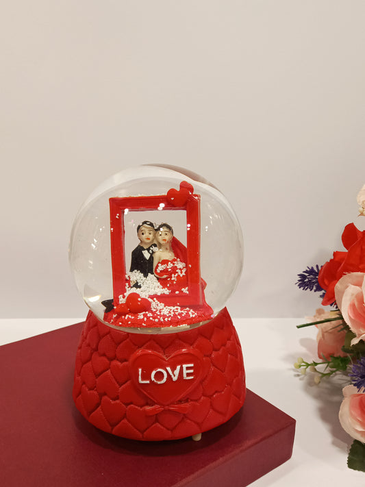 Love Romantic Couple Snowglobe Showpiece