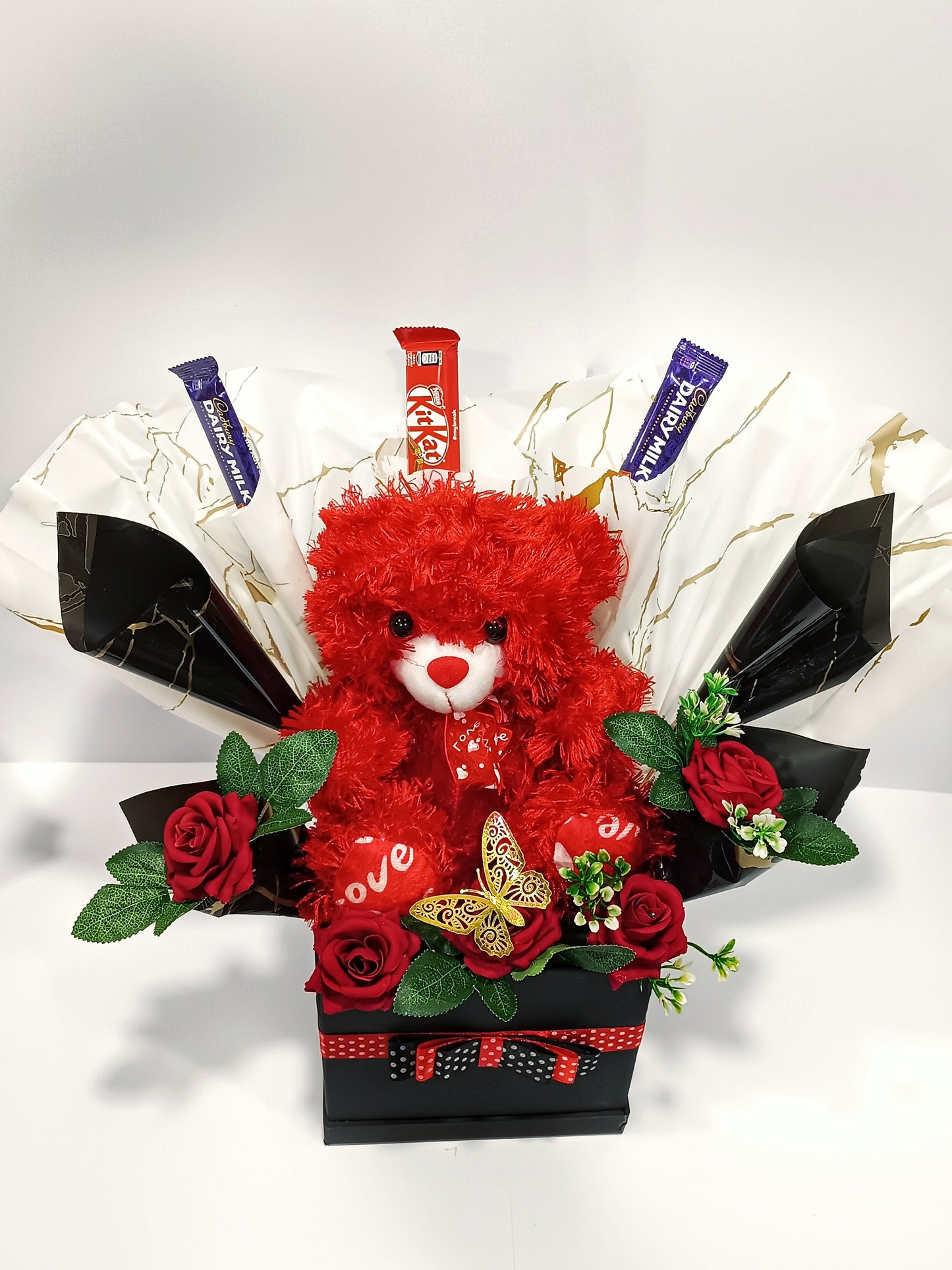 Customized Flower Bouquet With Chocolate