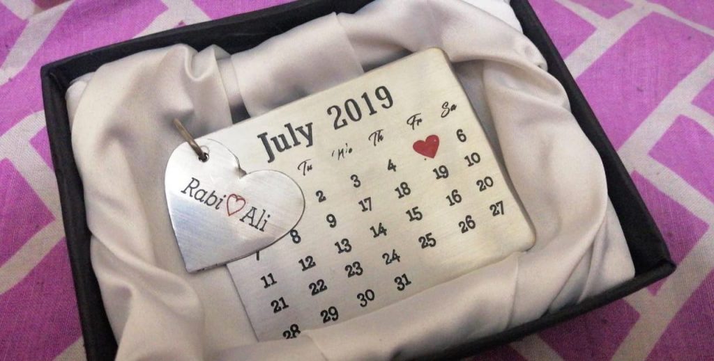 Customize Calendar Engraved Keychain -
Single Side